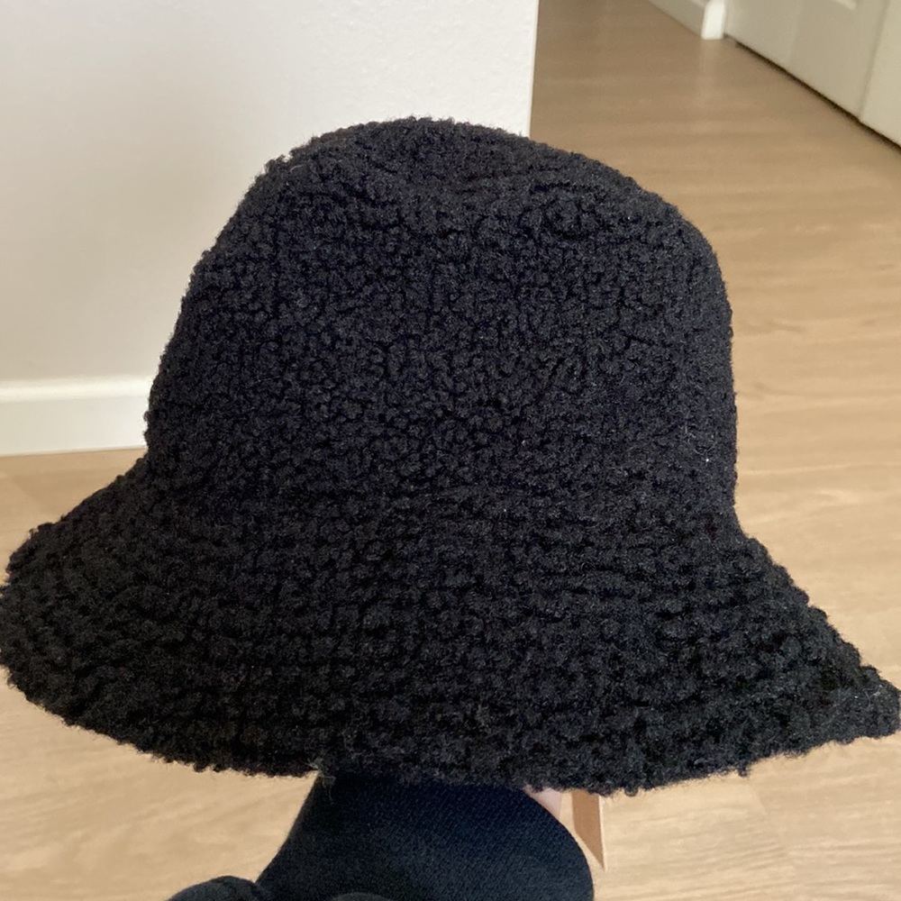 Gold Coast Sherpa bucket hat